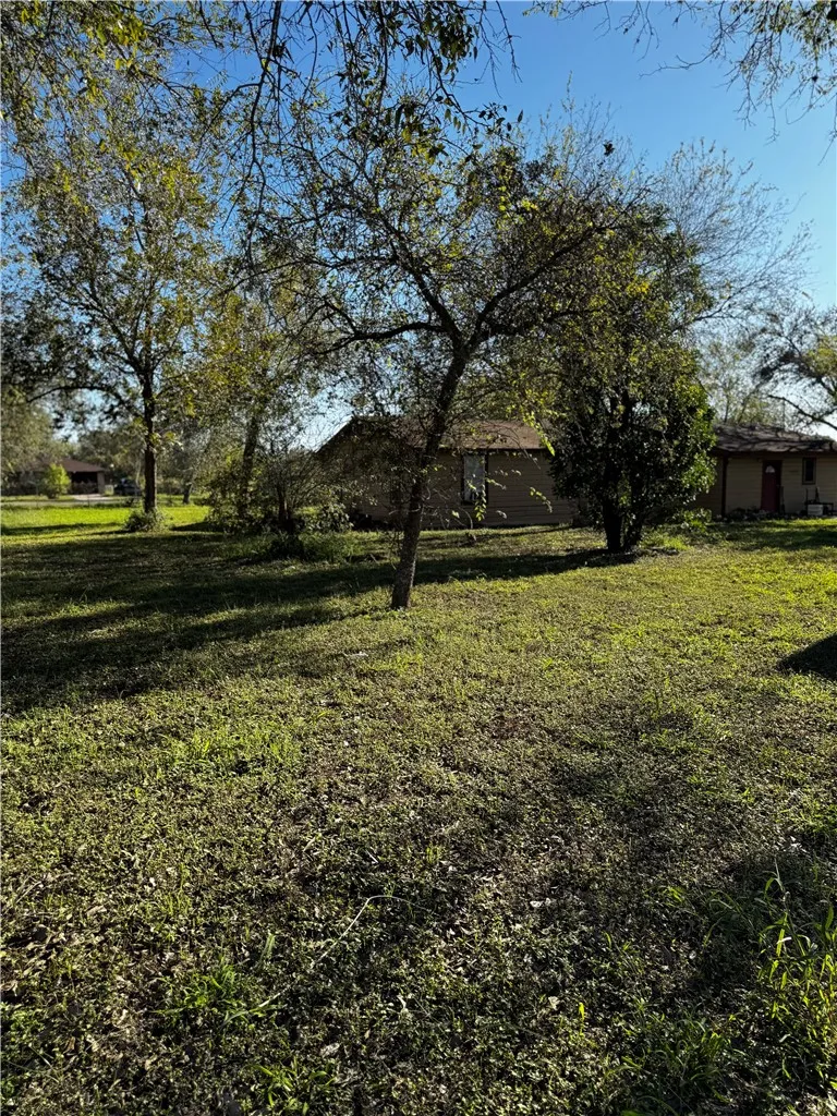 2899 Third Road Beeville, TX 78102