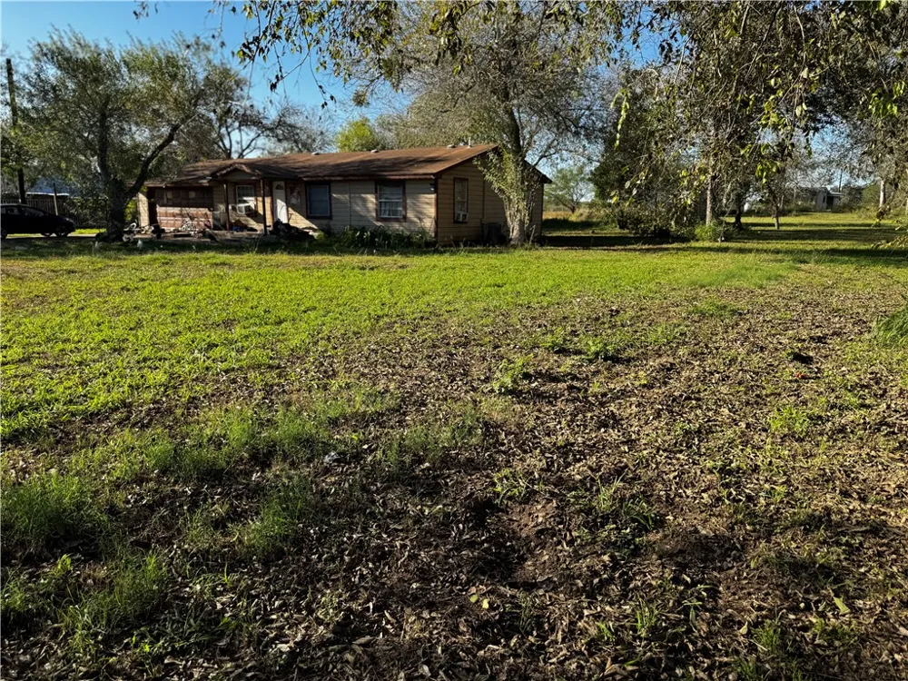 2899 Third Road Beeville, TX 78102