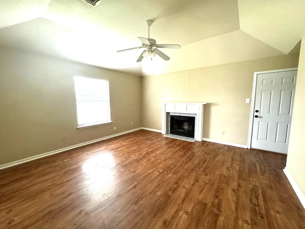 117 Quail Cove #A Lockhart, TX 78644