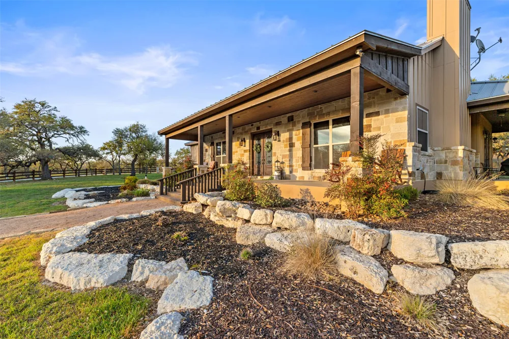 4827 Maenius Road Blanco, TX 78606