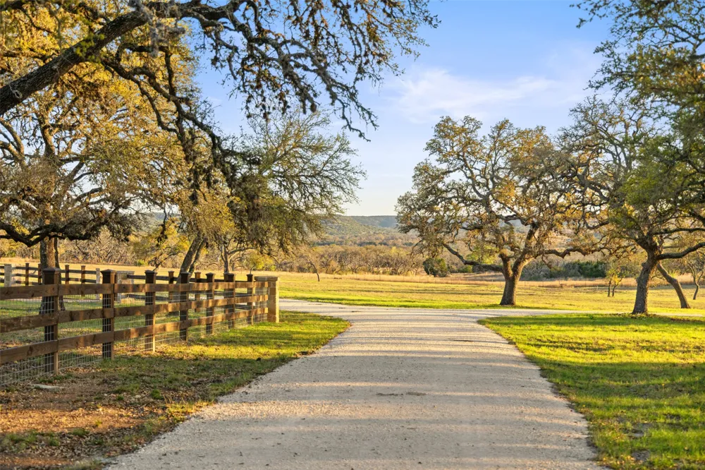 4827 Maenius Road Blanco, TX 78606