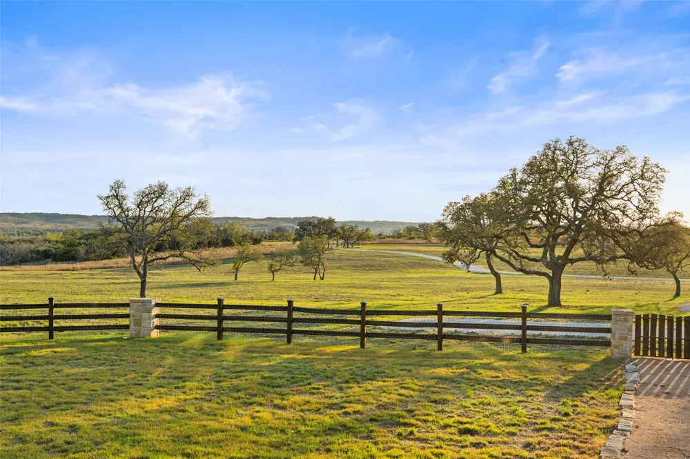 4827 Maenius Road Blanco, TX 78606