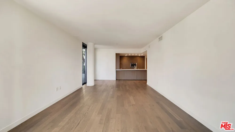 1755 Ocean Avenue #303 Santa Monica, CA 90401