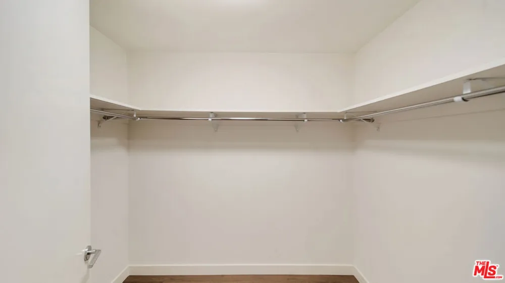 1755 Ocean Avenue #303 Santa Monica, CA 90401