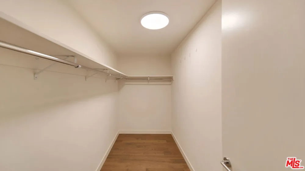 1755 Ocean Avenue #303 Santa Monica, CA 90401