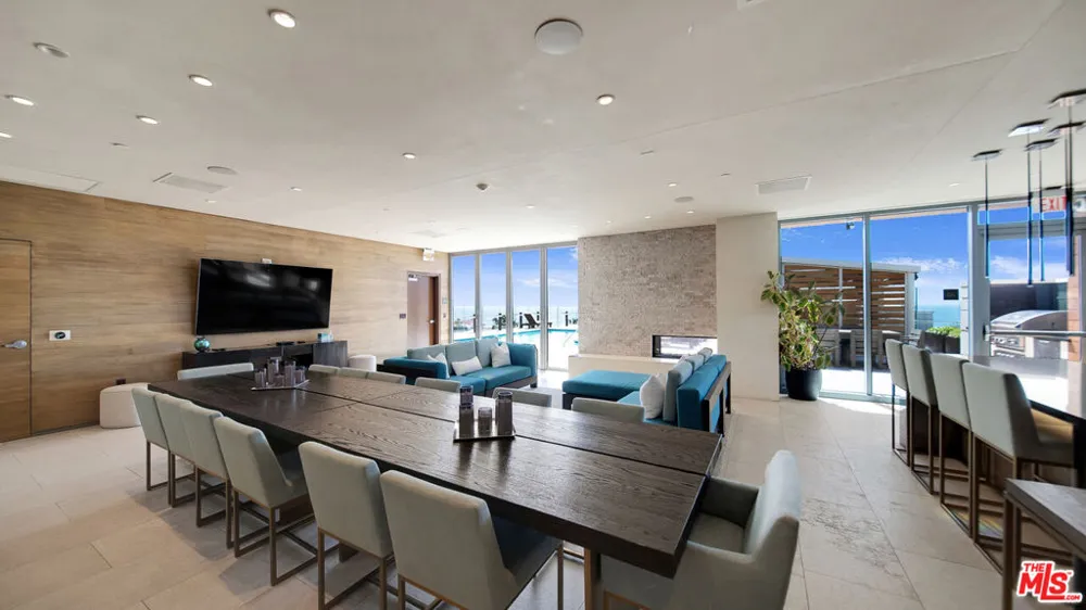 1755 Ocean Avenue #303 Santa Monica, CA 90401
