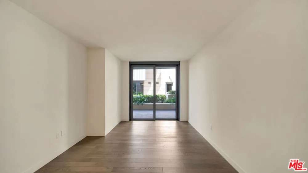 1755 Ocean Avenue #303 Santa Monica, CA 90401