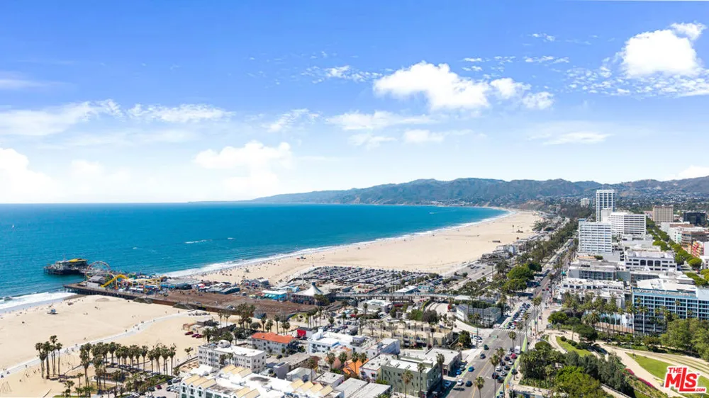 1755 Ocean Avenue #303 Santa Monica, CA 90401