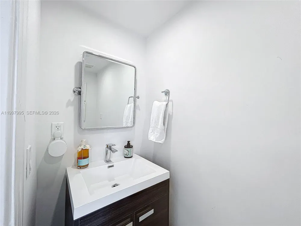 201 Crandon Blvd #163 Key Biscayne, FL 33149