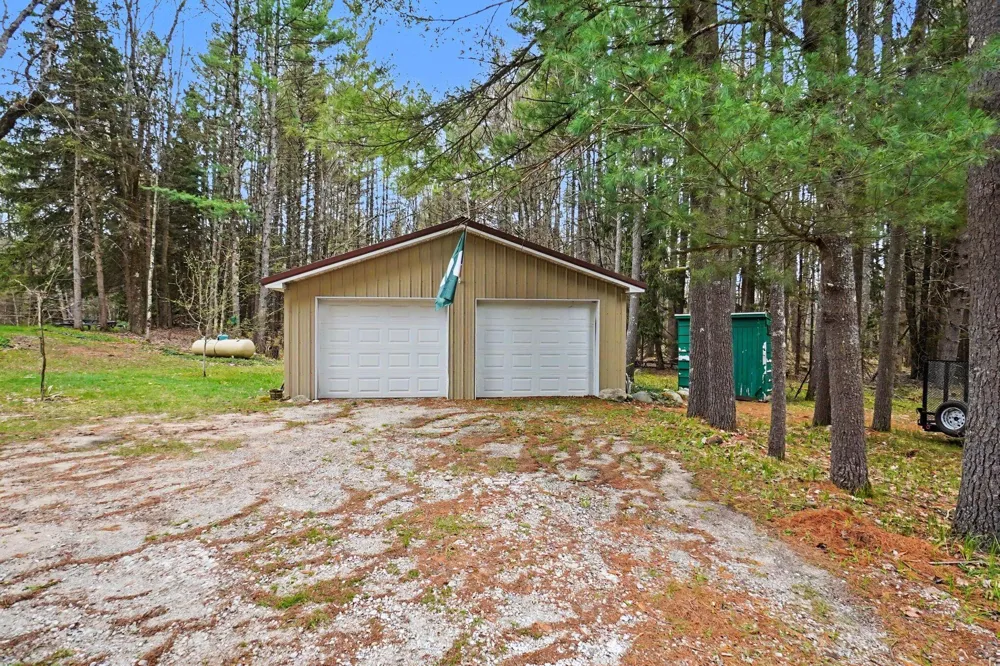 674 Michigan Avenue Wellston, MI 49689