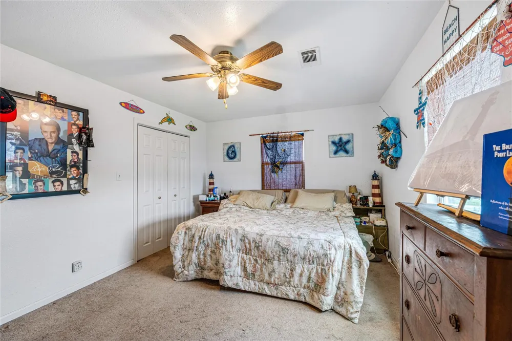 1495 Mabry Street Gilchrist, TX 77617