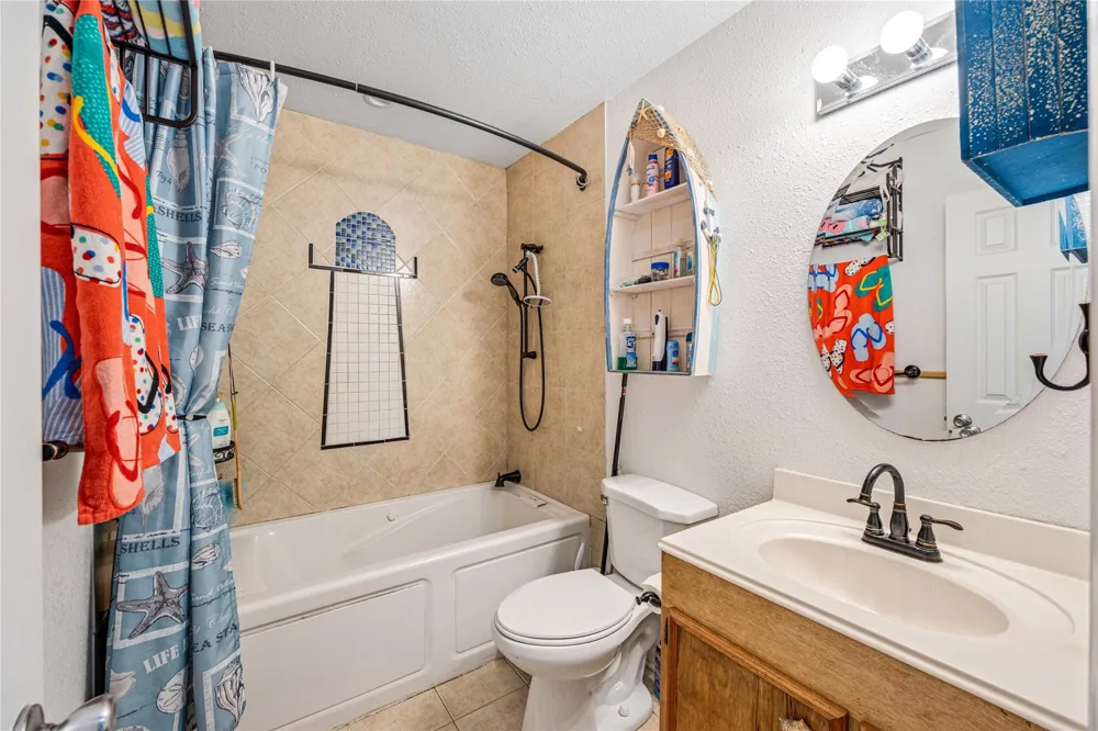 1495 Mabry Street Gilchrist, TX 77617