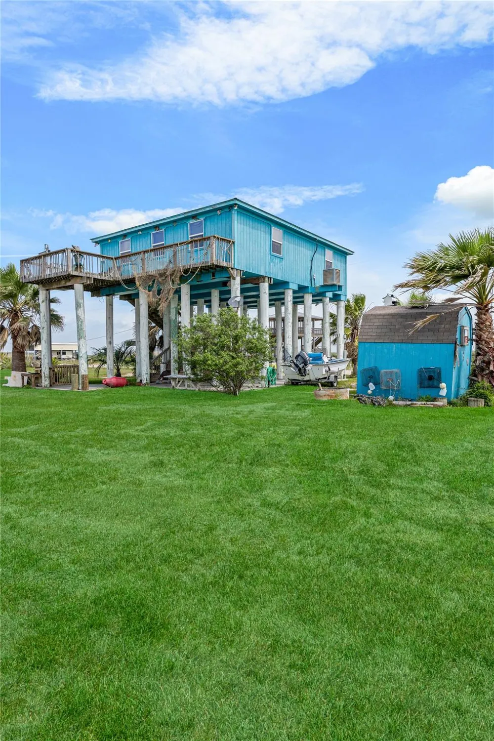 1495 Mabry Street Gilchrist, TX 77617