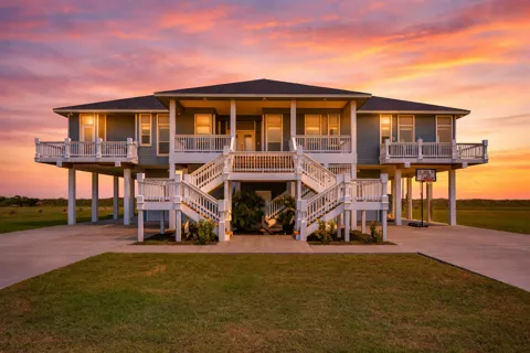 672 Villa Drive