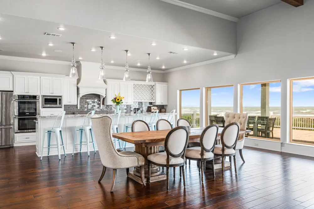 672 Villa Drive Crystal Beach, TX 77650