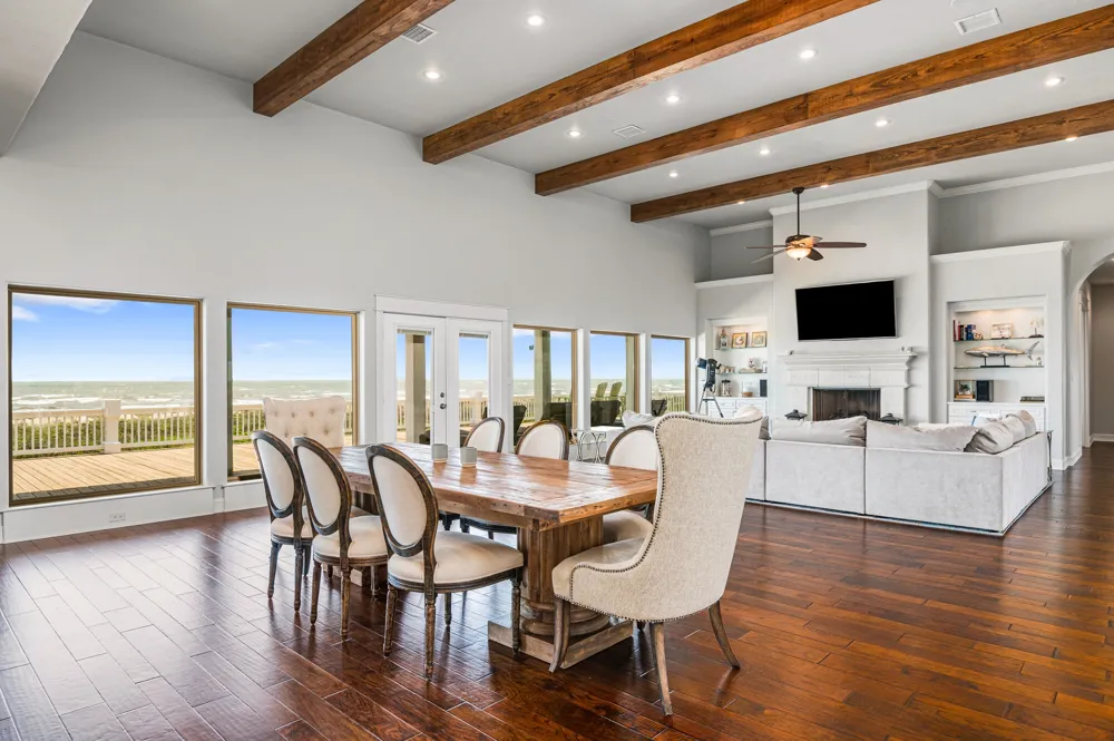 672 Villa Drive Crystal Beach, TX 77650