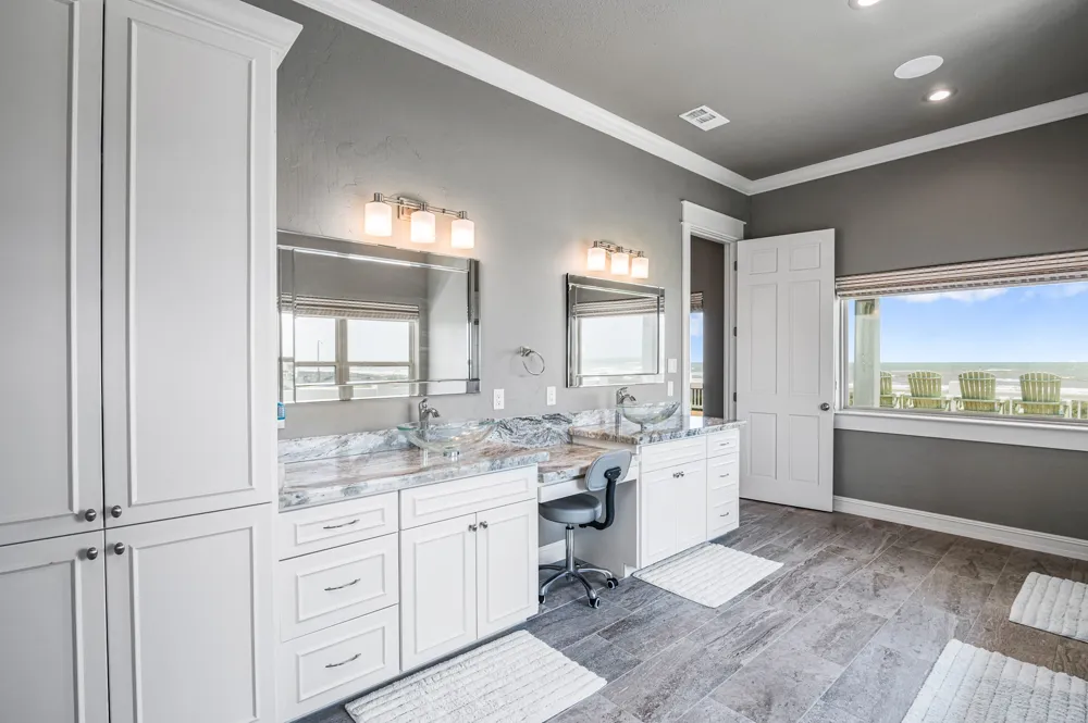 672 Villa Drive Crystal Beach, TX 77650