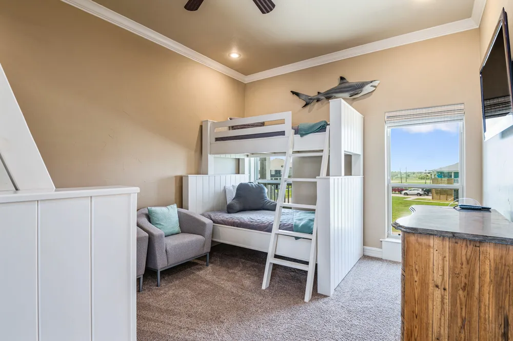 672 Villa Drive Crystal Beach, TX 77650