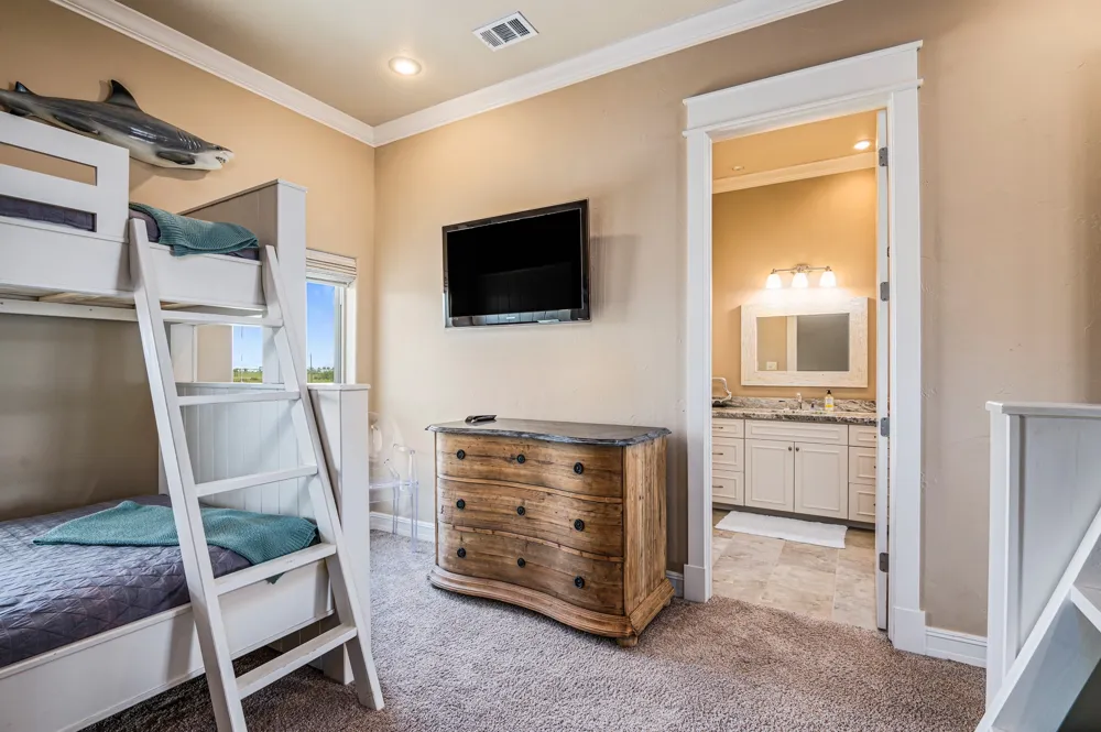672 Villa Drive Crystal Beach, TX 77650