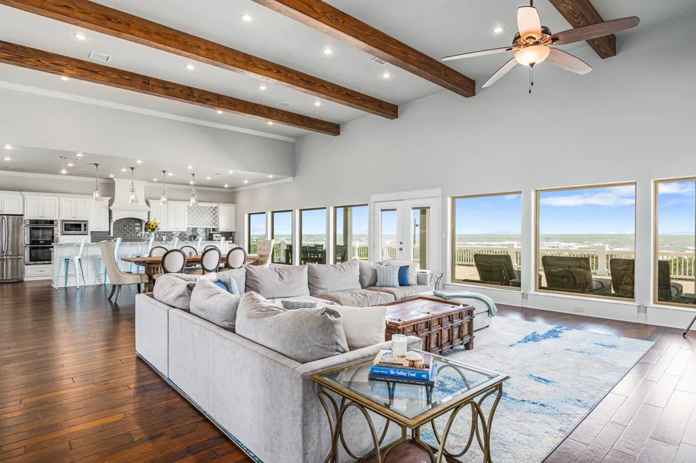 672 Villa Drive Crystal Beach, TX 77650