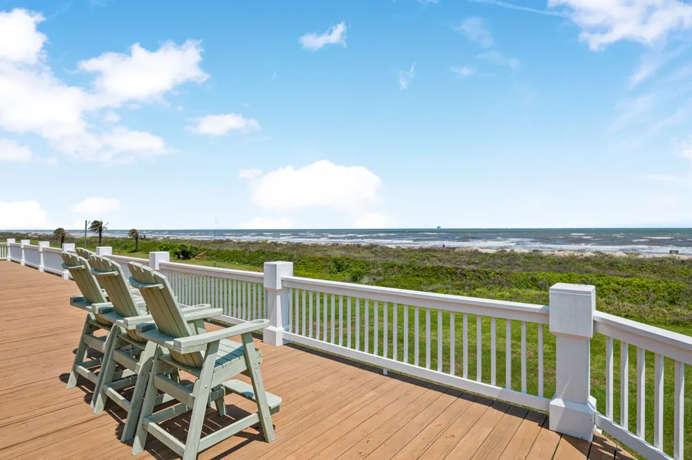 672 Villa Drive Crystal Beach, TX 77650