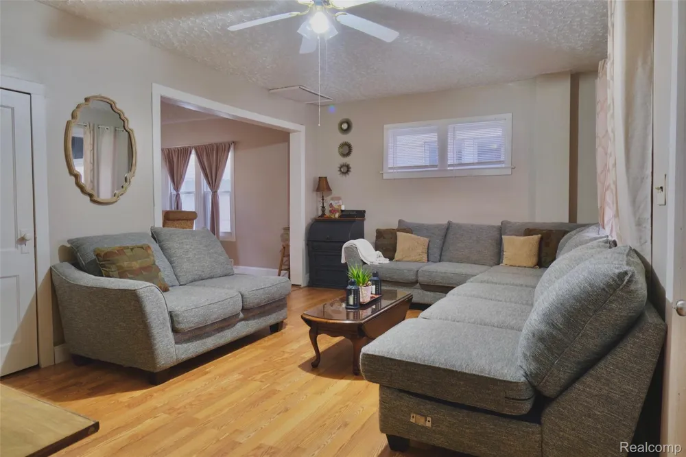 54 Abbott Street River Rouge City, MI 48218