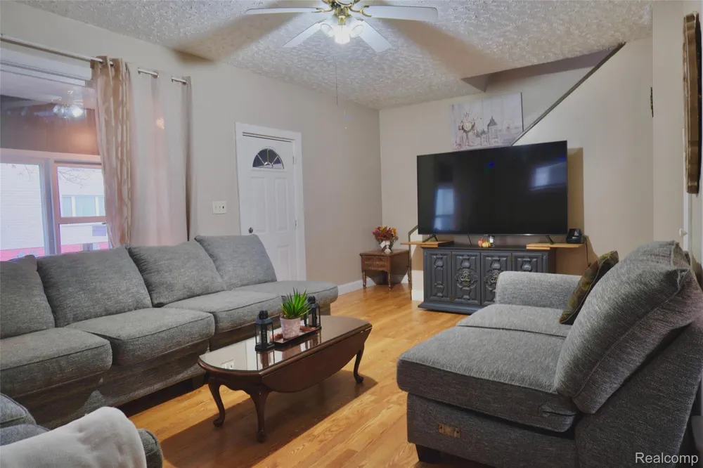 54 Abbott Street River Rouge City, MI 48218