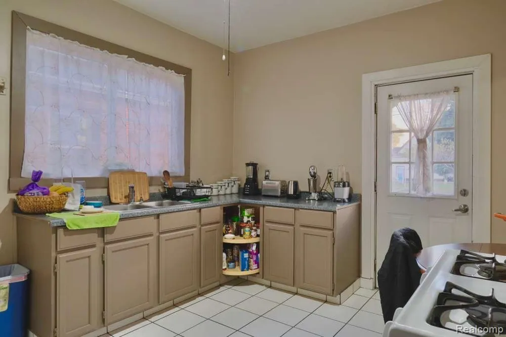 54 Abbott Street River Rouge City, MI 48218