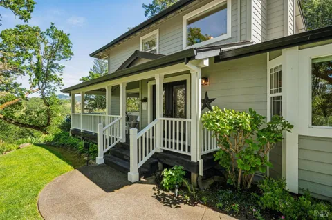 2546 Cresta Road