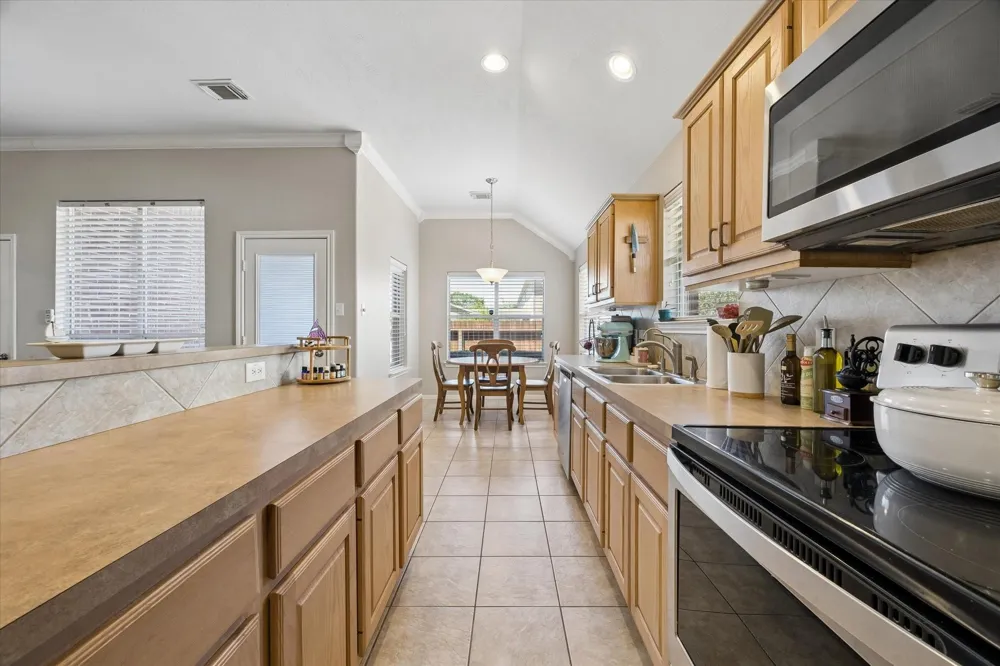 608 Brad Court Webster, TX 77598