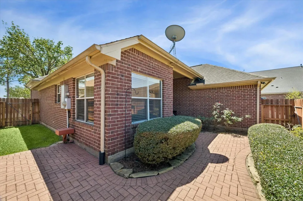 608 Brad Court Webster, TX 77598
