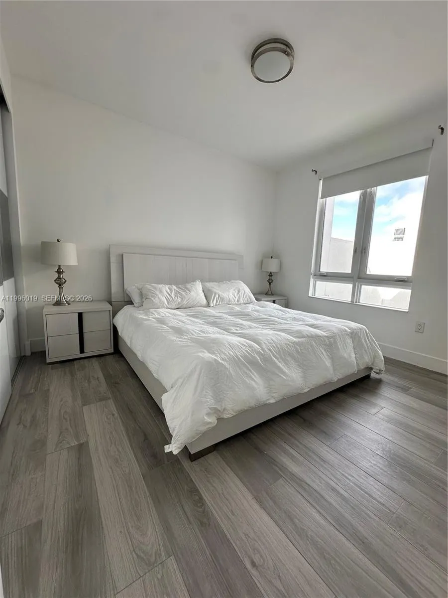 10361 NW 64th Ter Doral, FL 33178