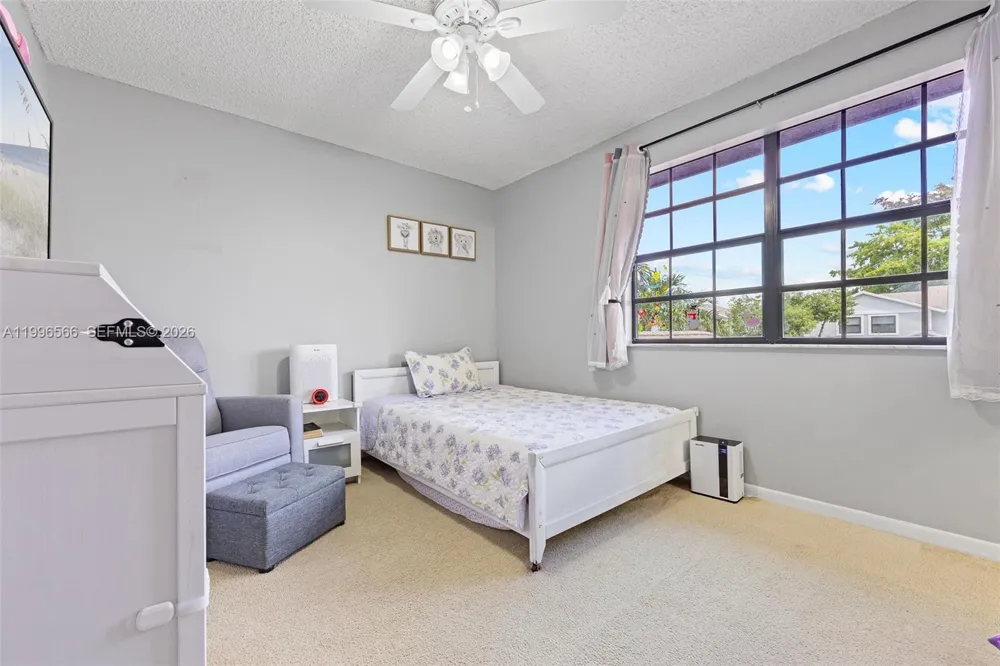 10500 NW 3rd St Pembroke Pines, FL 33026