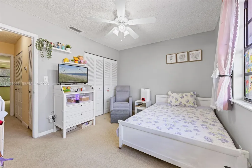 10500 NW 3rd St Pembroke Pines, FL 33026