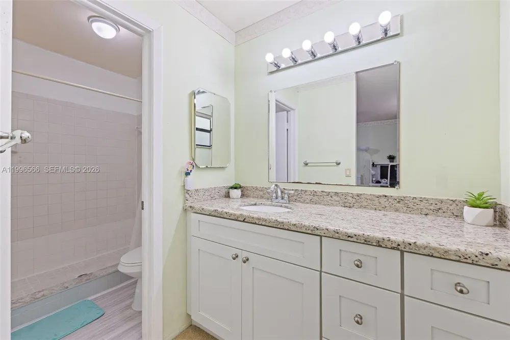 10500 NW 3rd St Pembroke Pines, FL 33026