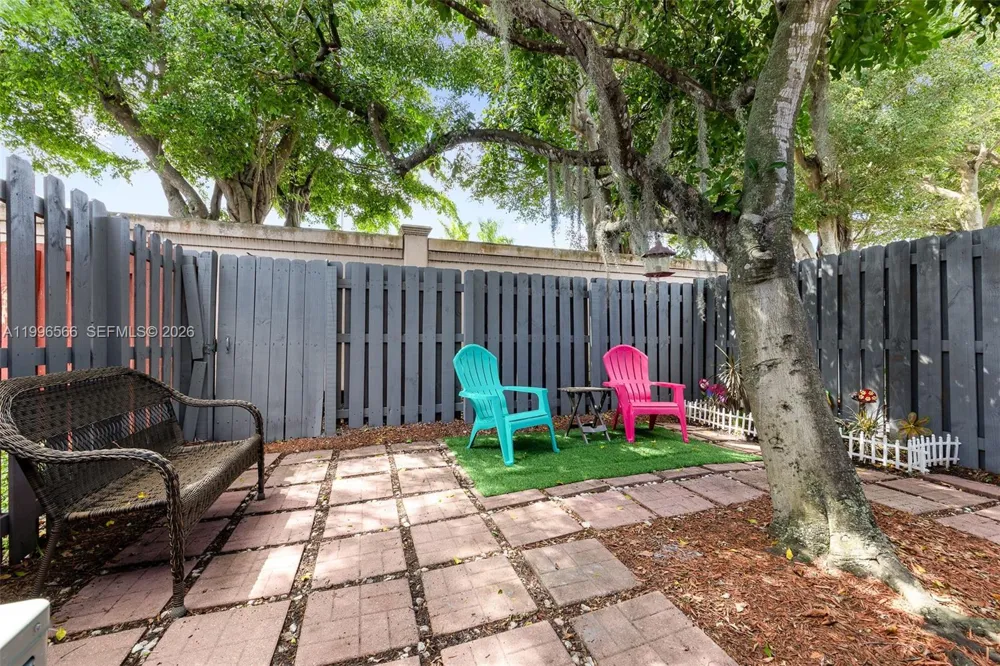 10500 NW 3rd St Pembroke Pines, FL 33026