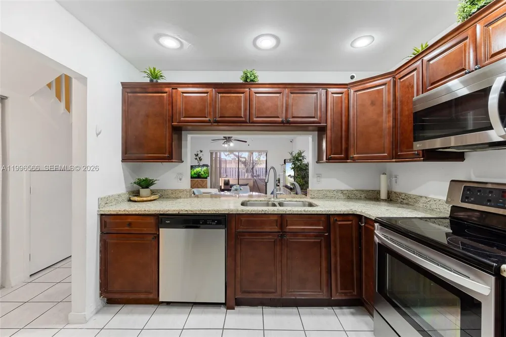 10500 NW 3rd St Pembroke Pines, FL 33026