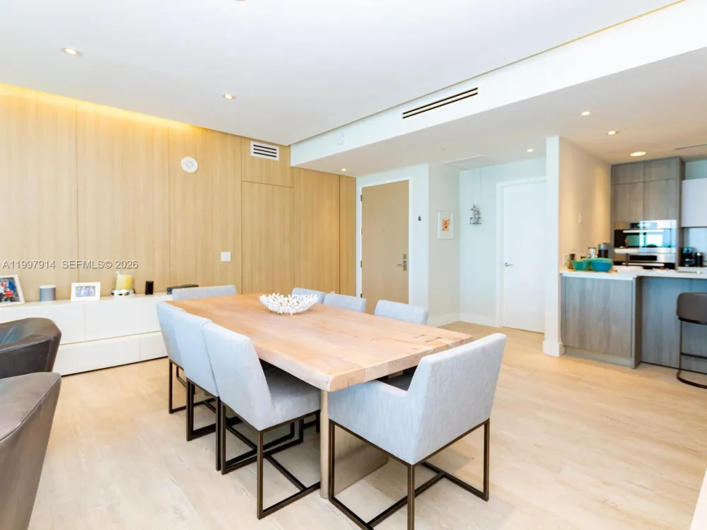 360 Ocean Dr #304S Key Biscayne, FL 33149