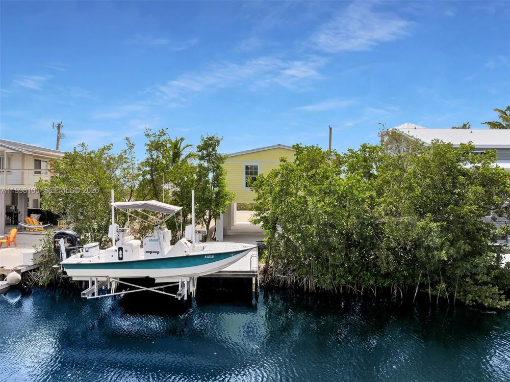 437 Pirates Rd Torch Key, FL 33042