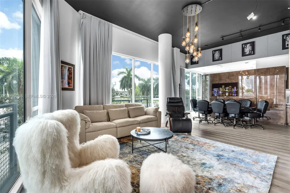 244 Biscayne Blvd #239 Miami, FL 33132