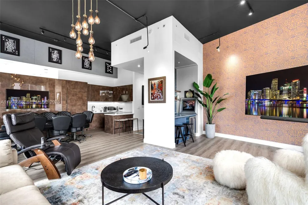 244 Biscayne Blvd #239 Miami, FL 33132