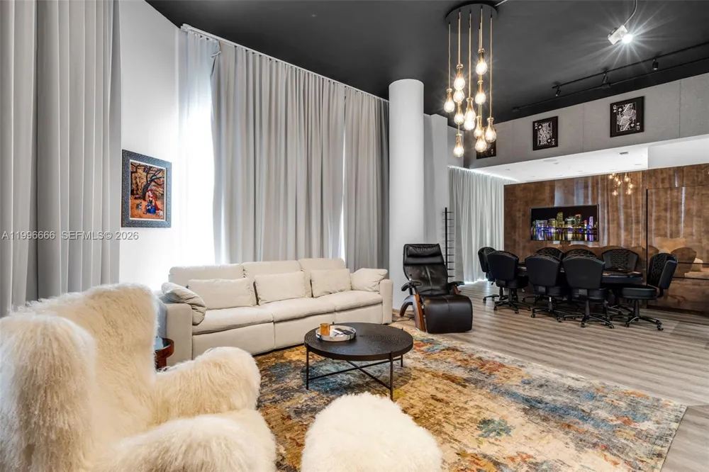 244 Biscayne Blvd #239 Miami, FL 33132
