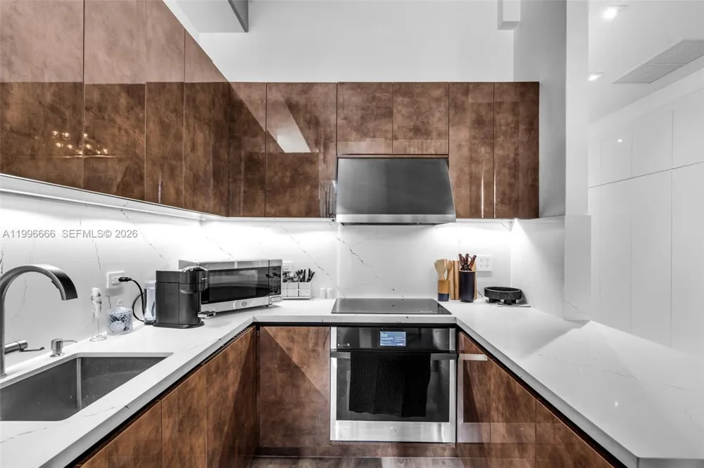 244 Biscayne Blvd #239 Miami, FL 33132