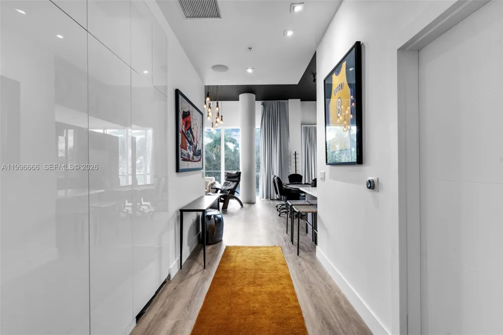 244 Biscayne Blvd #239 Miami, FL 33132