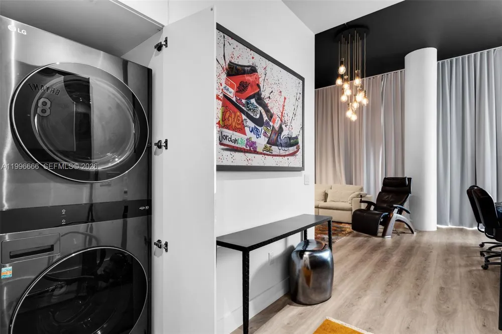 244 Biscayne Blvd #239 Miami, FL 33132