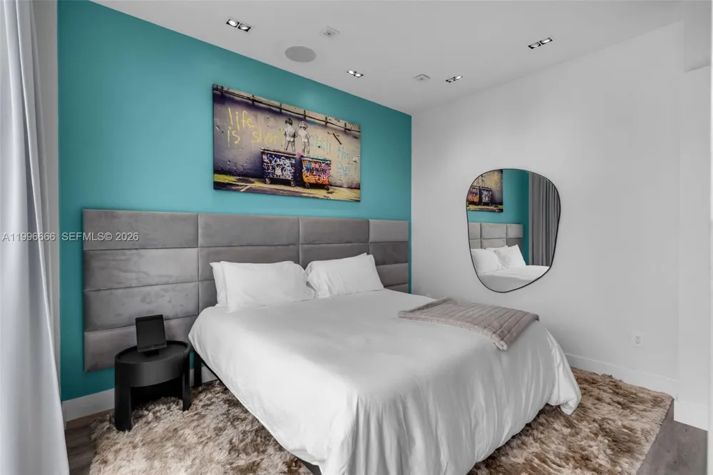 244 Biscayne Blvd #239 Miami, FL 33132