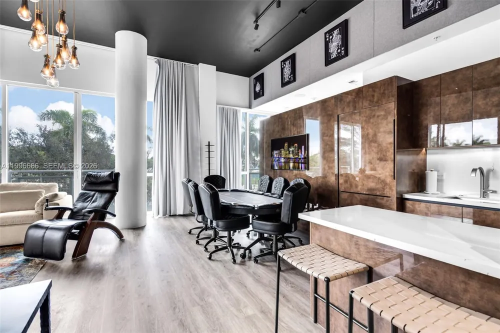 244 Biscayne Blvd #239 Miami, FL 33132