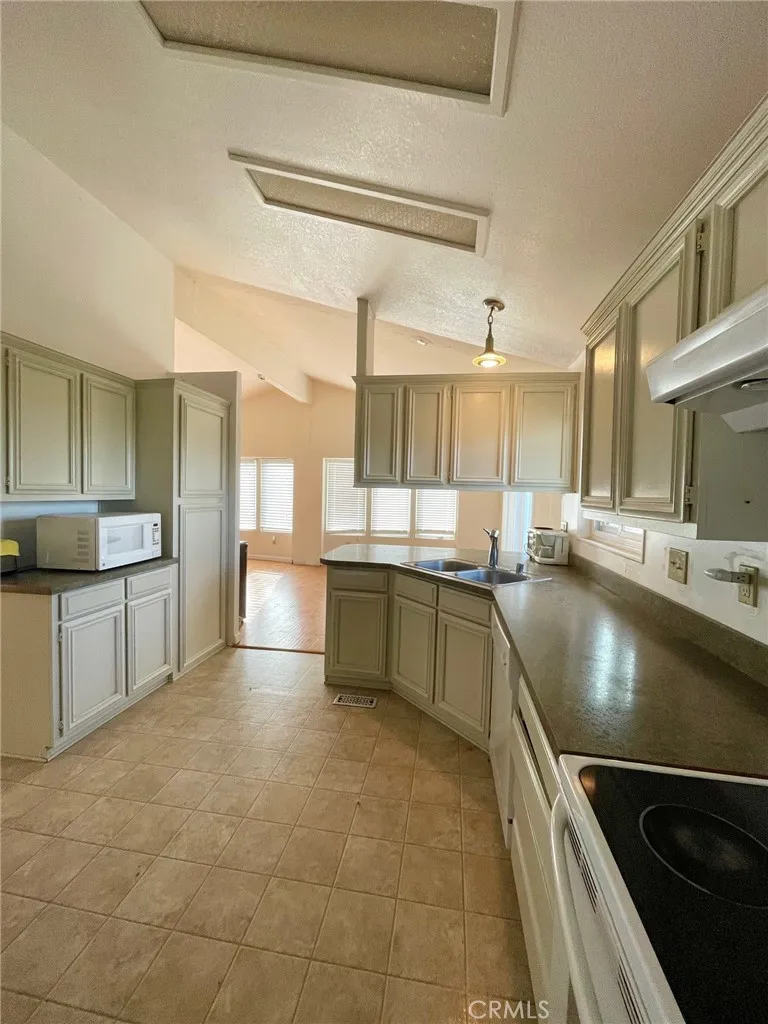 4867 Lakeville Petaluma, CA 94954