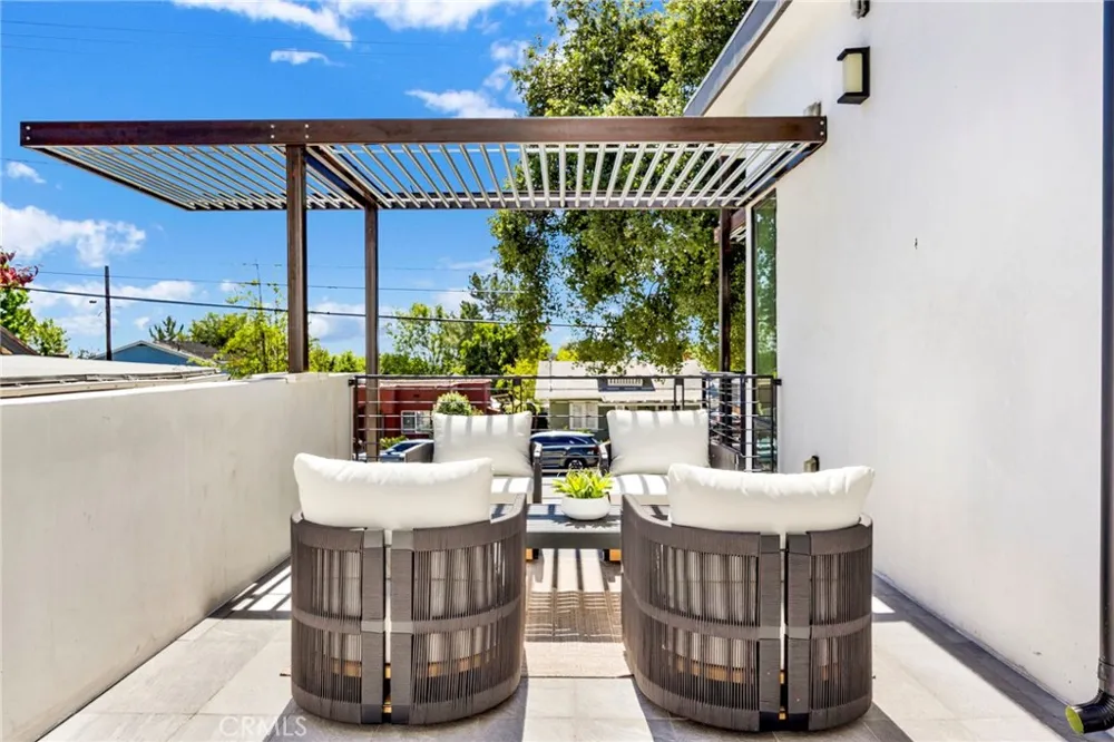 325 W Grandview Avenue Sierra Madre, CA 91024