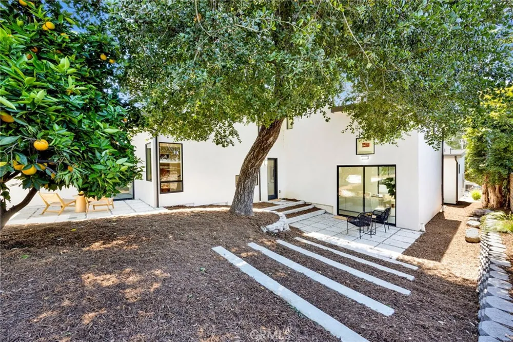 325 W Grandview Avenue Sierra Madre, CA 91024